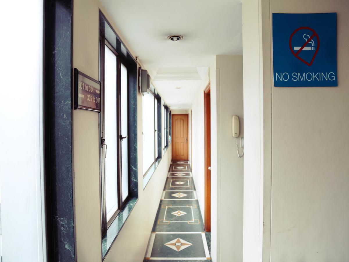 Hotel Srimaan Púna Kültér fotó