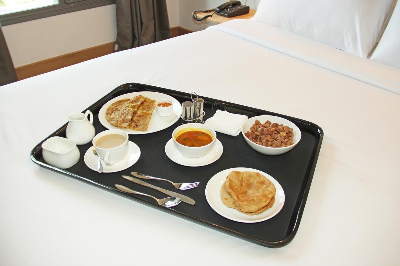 Hotel Srimaan Púna Kültér fotó
