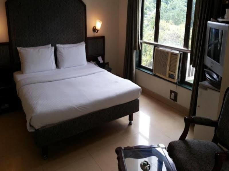 Hotel Srimaan Púna Kültér fotó