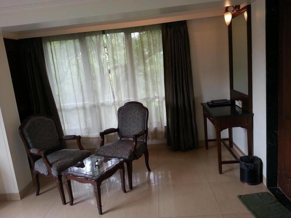 Hotel Srimaan Púna Kültér fotó